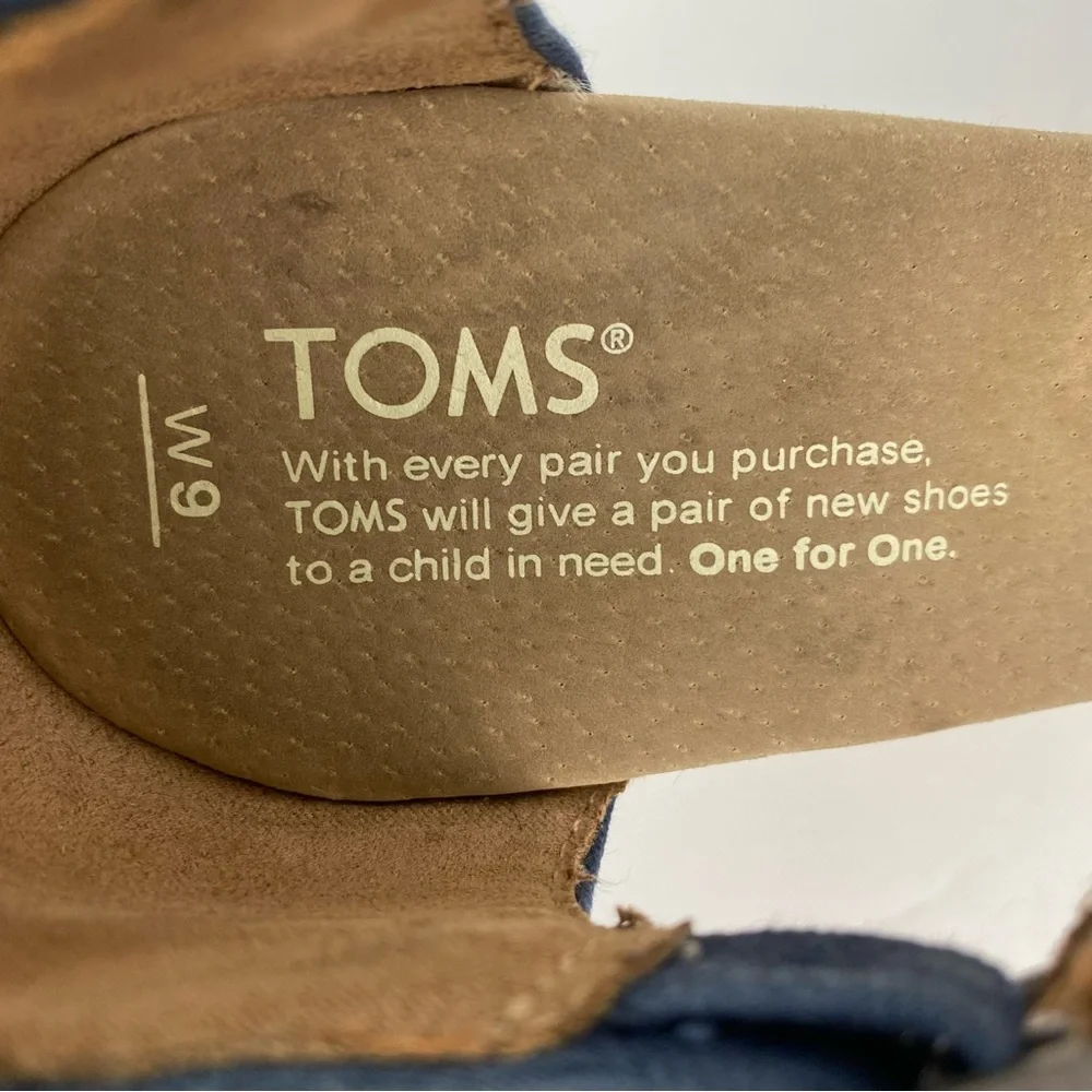 Toms size 9 Women’s Blue White Striped Ankle Strap Espadrille Wedge Sandals